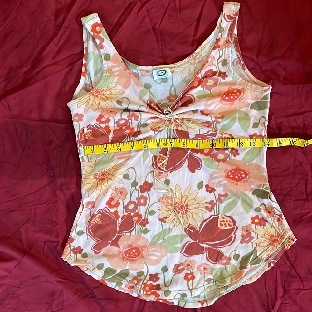 Made in the USA 100%🇺🇸.  nylon, feminine floral tank 🌺🌸🌺